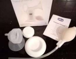 Manual breast pump