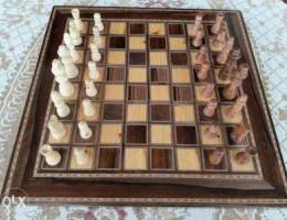 Chess table Ø·Ø§ÙˆÙ„Ø© Ø´Ø·Ø±Ù†Ø¬ Ù…Ø¹ Ø£Ø­Ø¬Ø§Ø±Ù‡Ø§