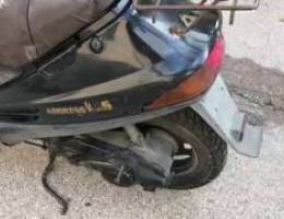 Suzuki adress v100