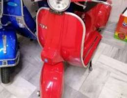 Vespa primavera 125 collection like new (b...