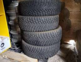 4 Like new Snow tires 265/65r17 SUV