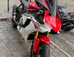 yamaha r1 2015 in mint condition odo,20000