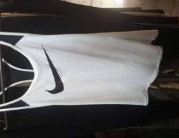 Nike tiahirt size M