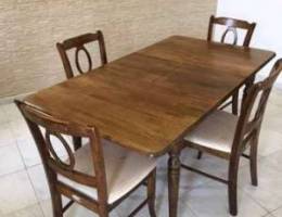 Wood dining table +4 chairs