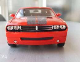 1/18 Maisto Dodge Challenger Diecast model...