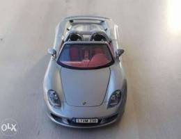 1/18 Motormax Porsche Carrera GT diecast m...