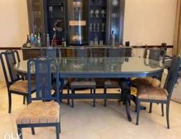 dining table, dining chairs and dressoir