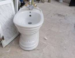 Bathroom items ( 700000L.L)