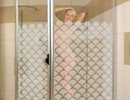 shower cabinets