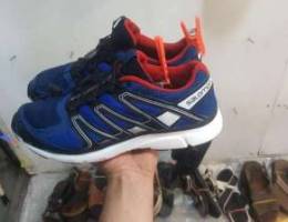 Salomon size 44