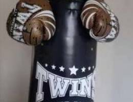 Twins boxing like new