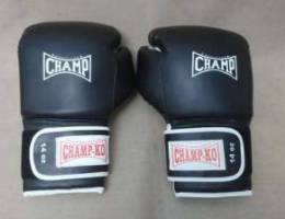 champ/boxing gloves