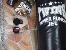 Super clean boxing bag and gloves