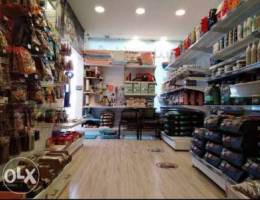 lady to take care of a petshop in Fanar