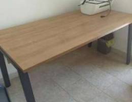 Wood desk (500,000 lbp)