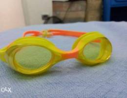 New swimming goggles for kids