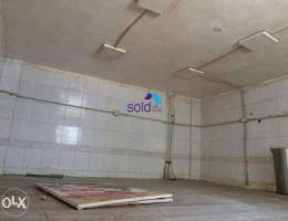 A 200 m2 shop with a terrace for rent in C...