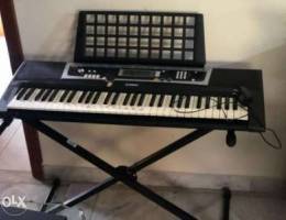 Yamaha YPT-210 Keyboard with Stand and boo...