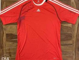 Adidas Original T shirt Size Meduim