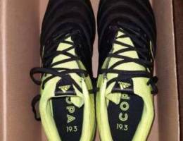 Football shoes adidas original size 45