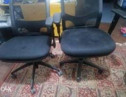 2 chairs very clean like new 80 $