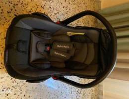 Baby car seat brand new with base