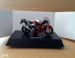 Honda RC 51 diecast motorcycle model 1:32.