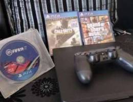 ps4 slim like new 2 cds gta5 and 1 control...