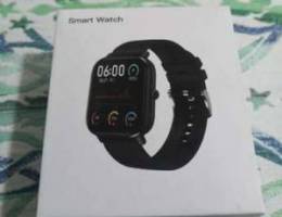 Smart watch jdidi bil 3elbeh mawjoud aw bi...