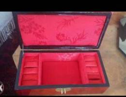 Jewelry box