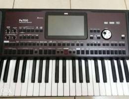 Korg PA700 or * like new *