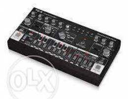 Behringer TD-3-BK Analog Bass Line Synthes...