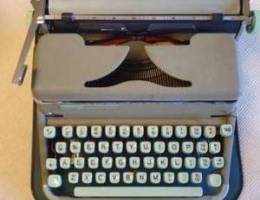 Typewriter HERMES 2000