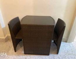 small table with 2 chairs