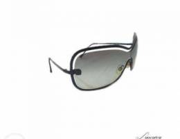 Item: black frame sunglasses 100% Authenti...