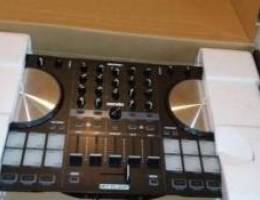 Dj mixer serato