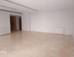 L07939 - Nice 3-Bedroom Apartment for Rent...