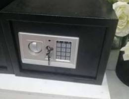 Safe box new 800000 fi delivery