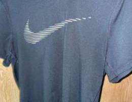 Nike tshirt black medium size