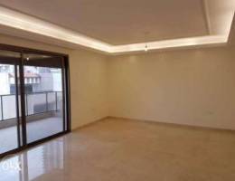 A decorated 178 m2 apartment with a view f...