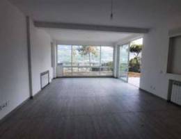 A 120 m2 apartment with a garden and terra...