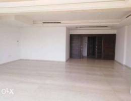 A spacious 260 m2 apartment for rent in Bi...