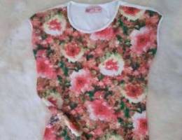 T-shirt with flower sequence design size 9...