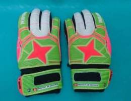 goalkeeper gloves