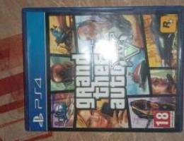 GTA 5 PS4 CD with map like new for 16$