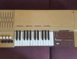 Vintage Italian bontempi electric organ