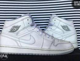 Nike | Air Jordan 1 Mid | White/White/Wolf...