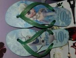 Frozen slippers size 25 26 like new