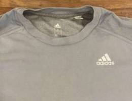 Adidas T medium