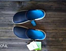 Crocs Lite Navy 50% off blue color